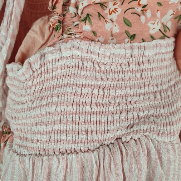 LUSH Romantic Flowy Romper Floral Striped Pink Women's Size S‎ - Picture 7 of 12